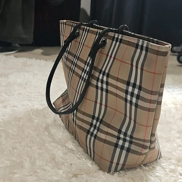 🔥Authentic Vintage Burberry Tan and Black Checkered Tote Bag - Picture 2 of 11